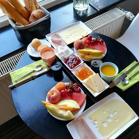 Itsara Suites *